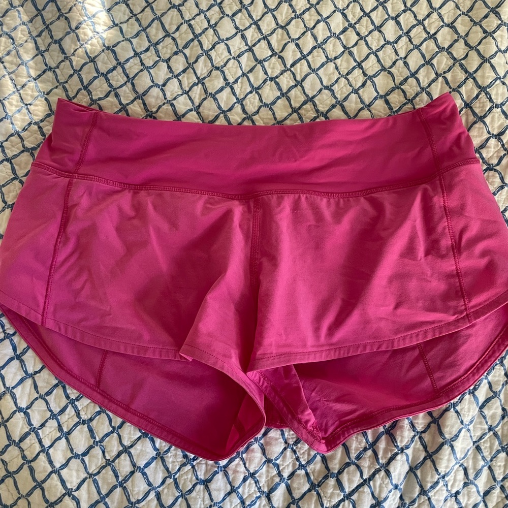 Sonic pink lulu shorts size 6. 2.5 length